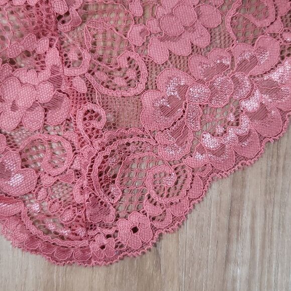 🔺️Fabletics Dusty Pink "Vicky" Lace Athletic Bra Medium - Picture 6 of 10